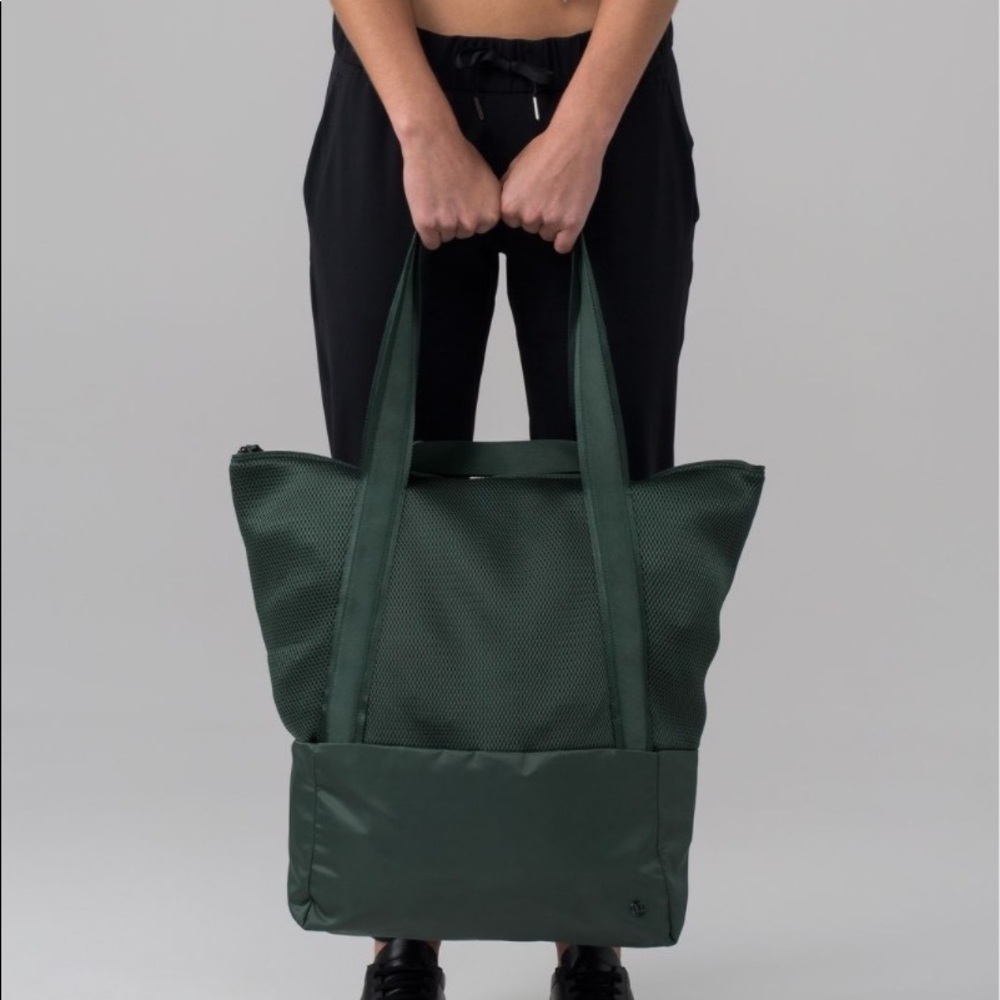 Lululemon Hot Mesh Tote 30L